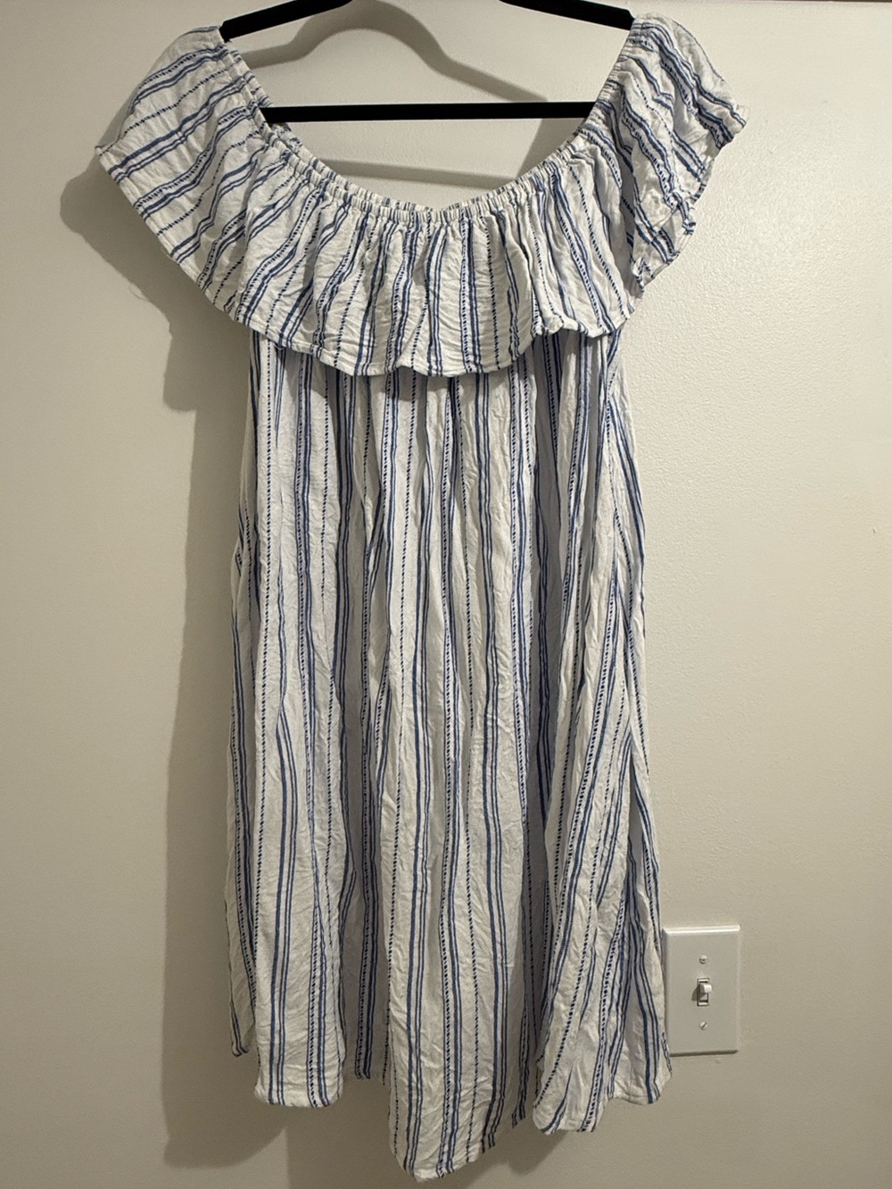 Mossimo Supply Co. White Top with Blue Vertical Stripes